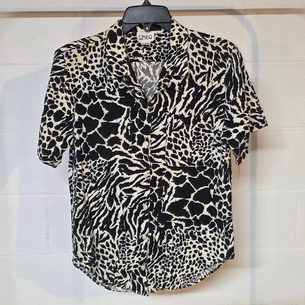 Vintage Theo Womens 6 Animal Print Button Down Shirt Black White Zebra Giraffe
